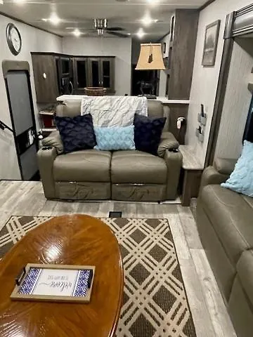Glamping At Its Best-Sleeps 6 With Golf Cart