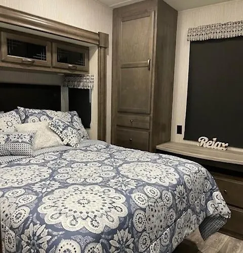 Glamping At Its Best-Sleeps 6 With Golf Cart