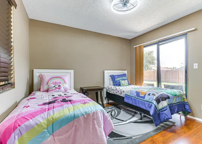 Near Beaches: Pet-Friendly Sunrise Escape W/ Patio