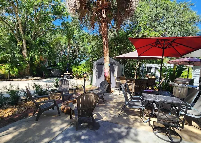 Extra Large 4 Bedroom With Two Full Bath Glamping Rv With Golf Cart