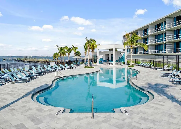 Harbor Island Beach Club, Homes By Villatel