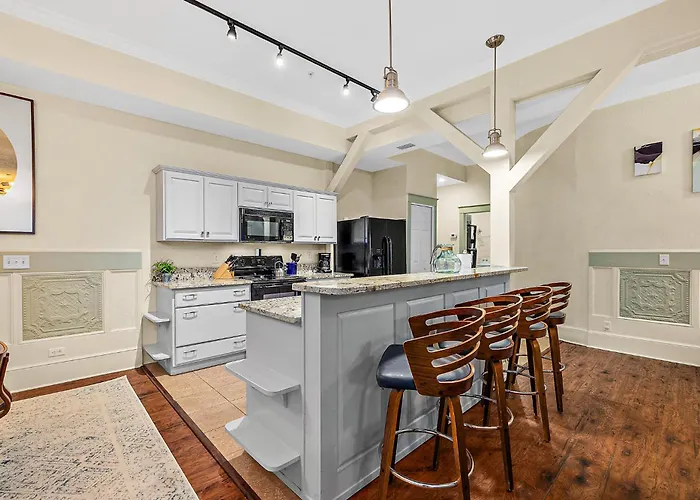 The Ray- 1St Floor Charming Condo- Walk To Downtown