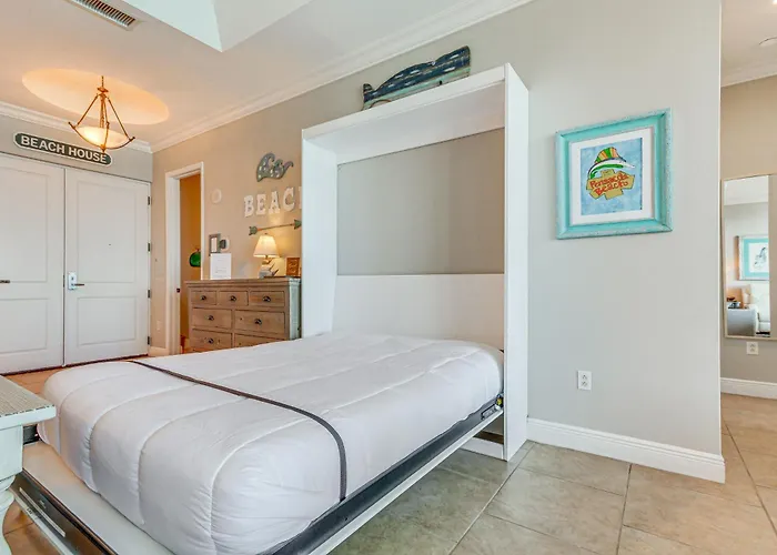 Pensacola Beach Penthouse W/ View + Pool Access!