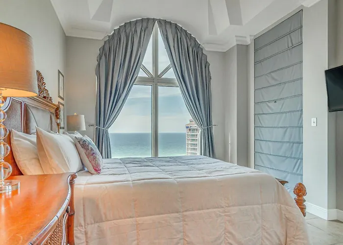 Pensacola Beach Penthouse W/ View + Pool Access!