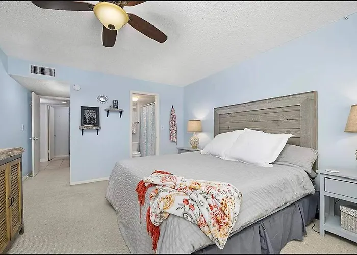 Pelican Inlet-Cozy Beach Condo!