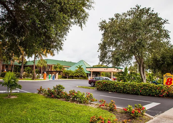 Super 8 By Wyndham North Palm Beach