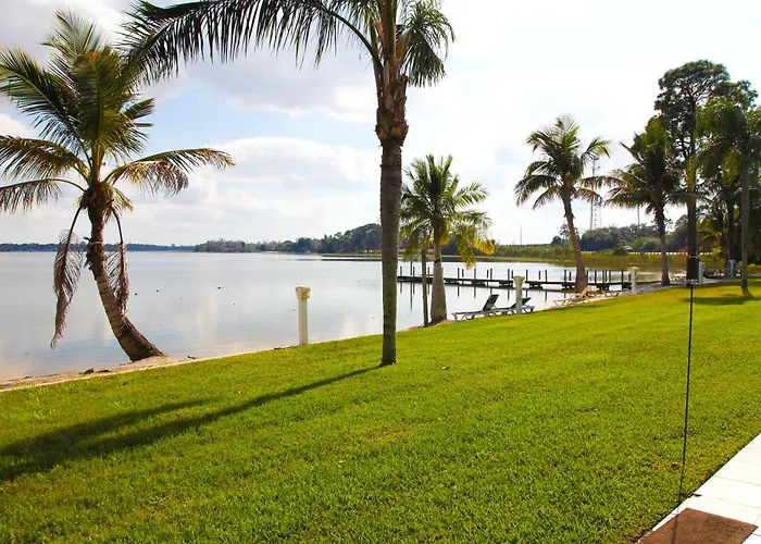 Lake Grassy Inn & Suites