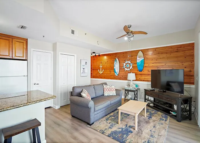 Oceanfront Luxury Condo! Mins To Beach! Rum Bar Next Door!
