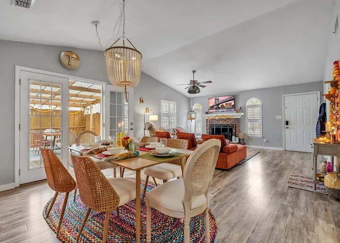 Boho Indian Oasis: 3Bd - Pool - Tranquil Retreat