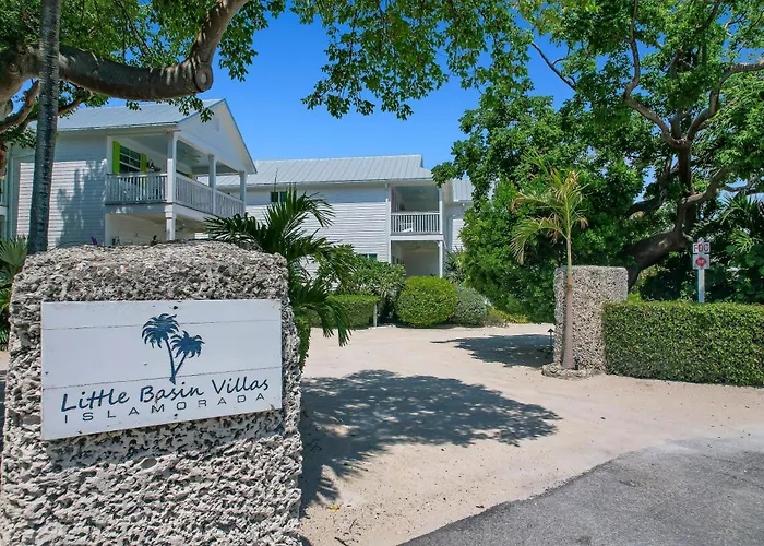 Bayberry Key - Waterfront Boutique Resort, Dock, Direct Water Views!