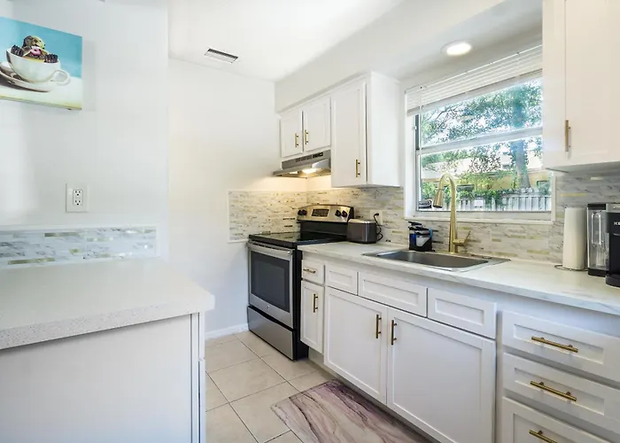 Sparkling Oasis Near Downtown St Pete/Beach