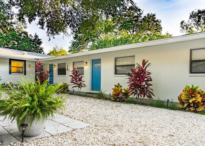 Sparkling Oasis Near Downtown St Pete/Beach