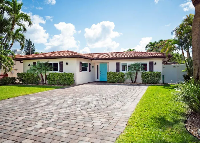 Charming Beach House W/Private Pool Paradise~Walk To Beach