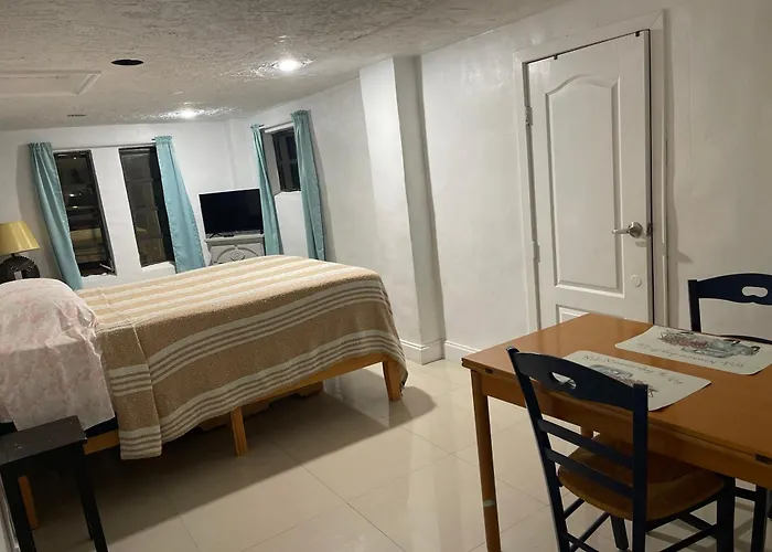 Cheerful Private Room 2 Miles Away From Sunny Isles Beach