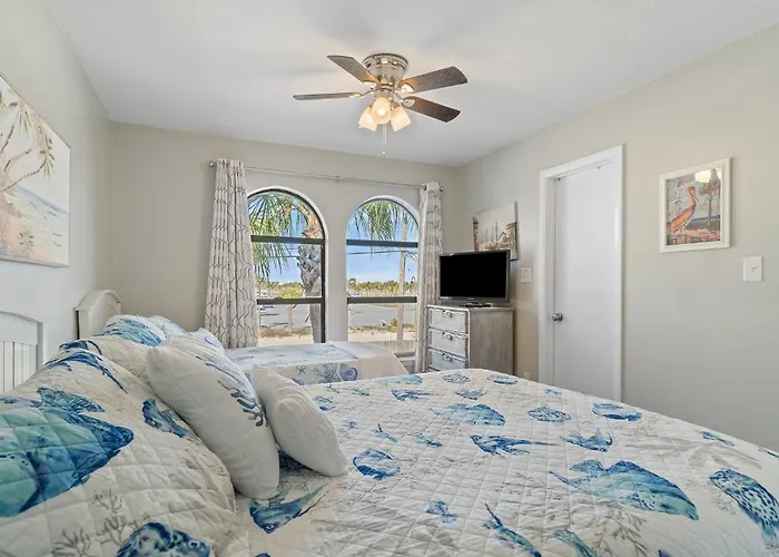 Gulfside Getaway 2 Bedroom 2 Ba
