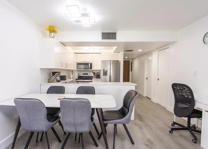 Bass & Sun Condominium 2/2 Bedroom