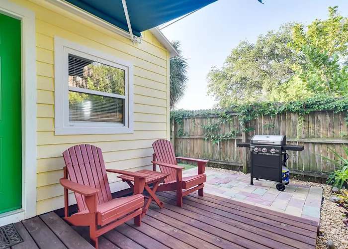 Cozy St Pete Home ~ 2 Mi To Madeira Beach!