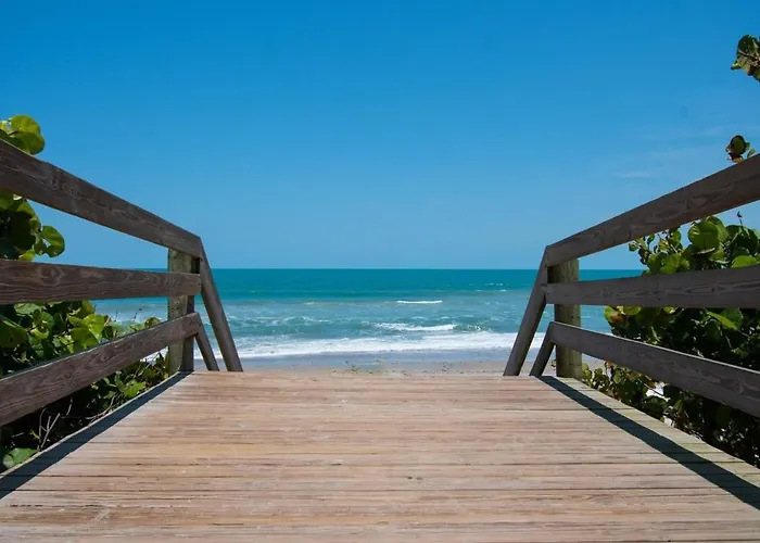 Luxury Townhouse Minutes From Beach And Downtown