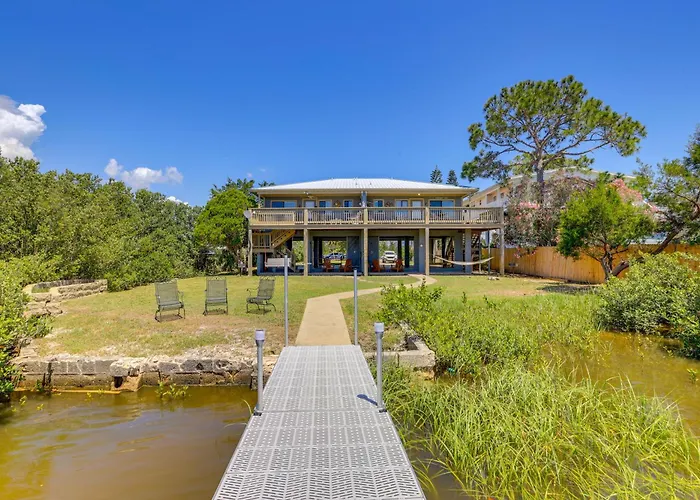 Waterfront Cedar Key Duplex Home: Grill & Dock!