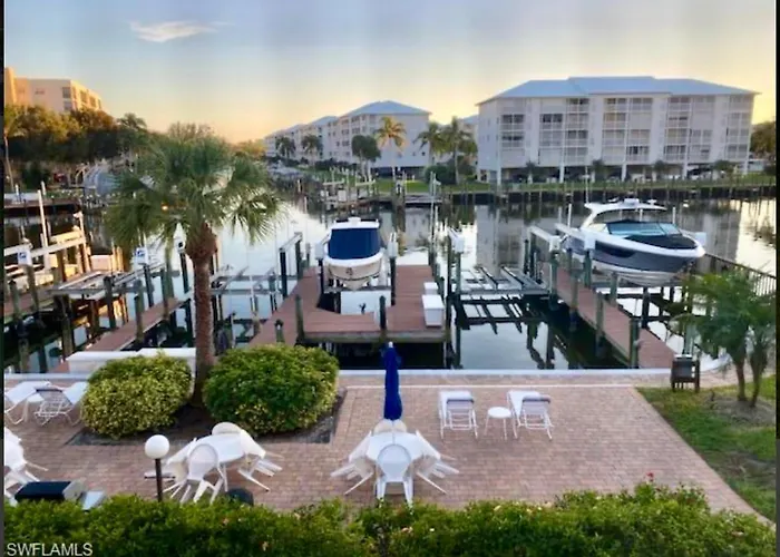 Luxury Beach Condo Located On The Bay In A Tropical Oasis!!!
