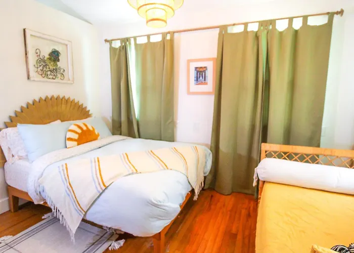 Luxurious Bohemian Bungalow In Lincolnville - Mins From Downtown!