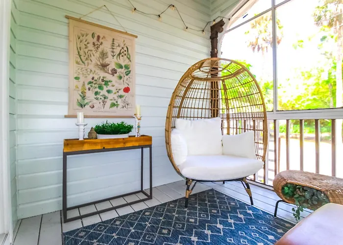 Luxurious Bohemian Bungalow In Lincolnville - Mins From Downtown!