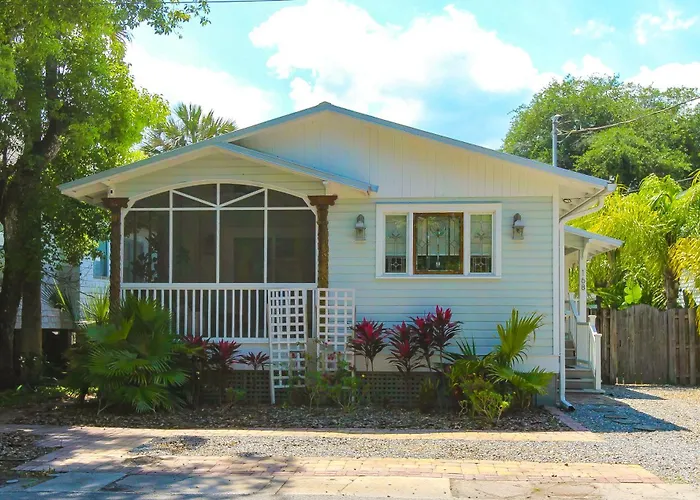 Luxurious Bohemian Bungalow In Lincolnville - Mins From Downtown!