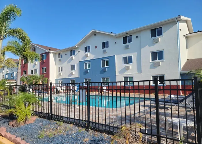 Super8 By Wyndham Nearby Clearwater St Petersburg International Airport