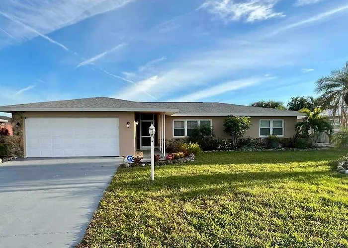 Rotonda Pool Oasis Near Beaches - Sleeps 9