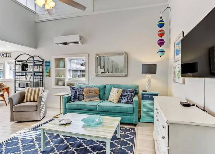 Turtle Loft - Charming Oceanfront Loft - Multiple Decks - Private Beach Access