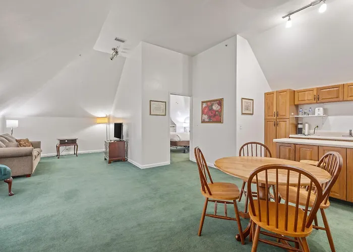 Coombs Inn & Suites