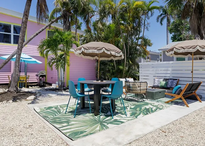The Ibis Residence At Sandpiper Inn Bikes Beachgear