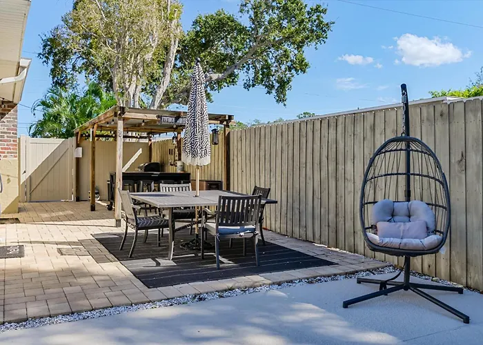 Pool Home Close To The Beach And Downtown