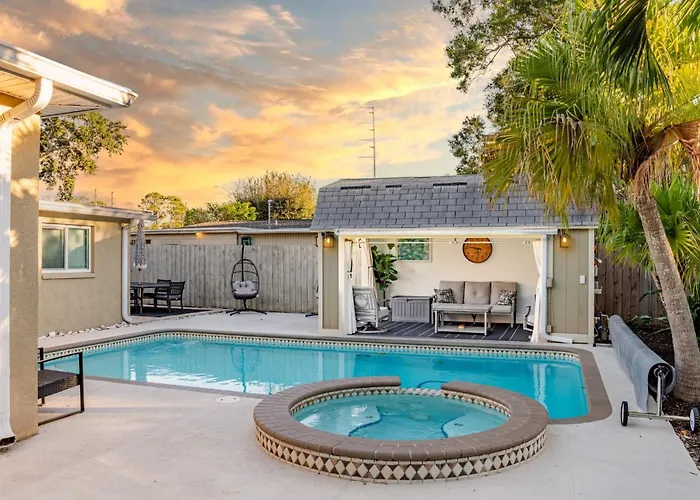Pool Home Close To The Beach And Downtown