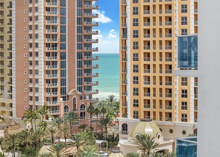 Prime Sunny Isles Stay With Pool And Free Parking