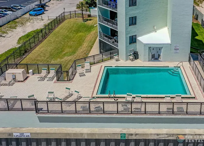 Ocean View Balcony Just Steps To The Beach With Pool, Parking And Wi-Fi!