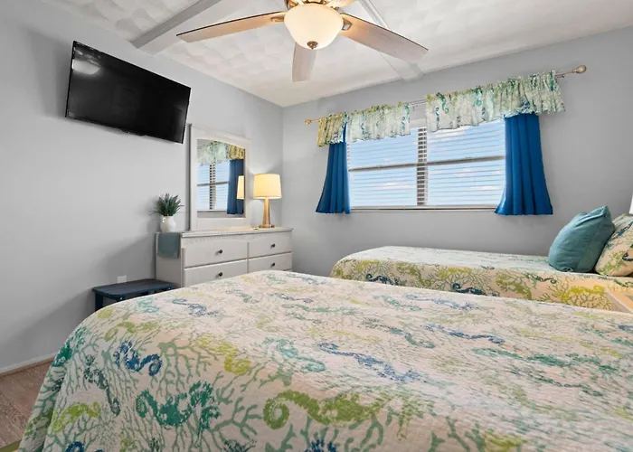508 Bayshores Yacht Tennis Club