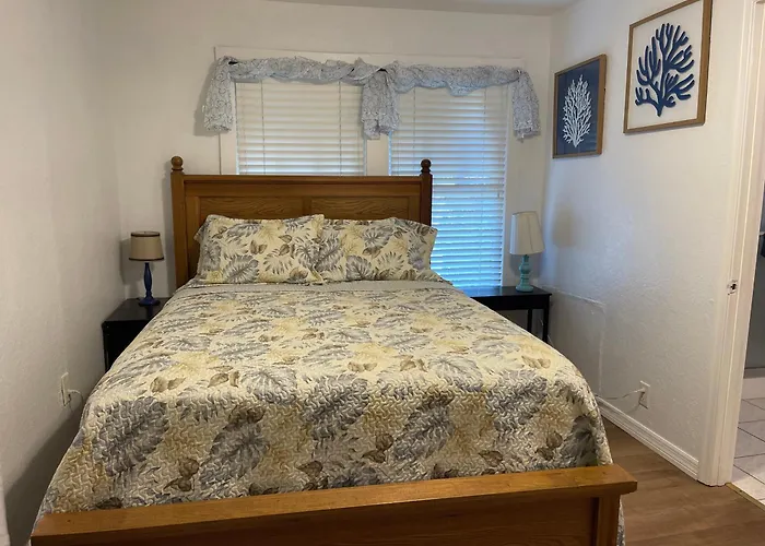 Nature Coast Inn & Cottages