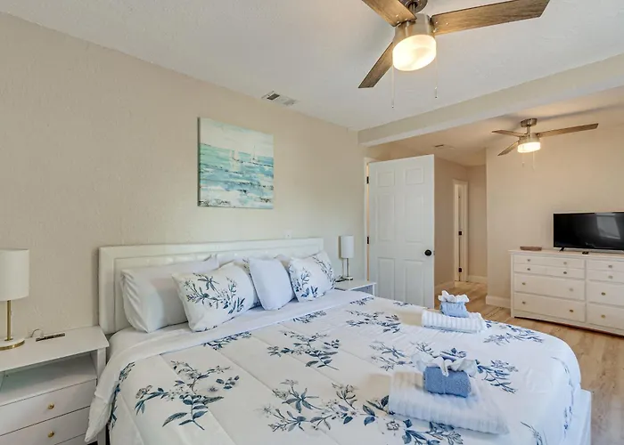Chic Port Charlotte Home ~ 9 Mi To Englewood Beach