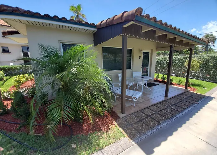 Ocean Side Resort - Updated Villa