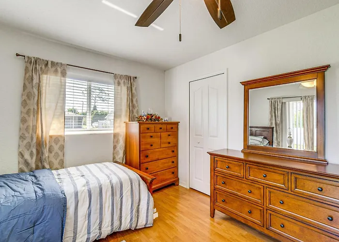 Port Charlotte Home ~ 3 Mi To Beach & Harbor!
