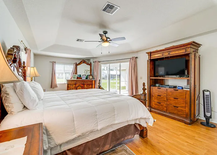 Port Charlotte Home ~ 3 Mi To Beach & Harbor!