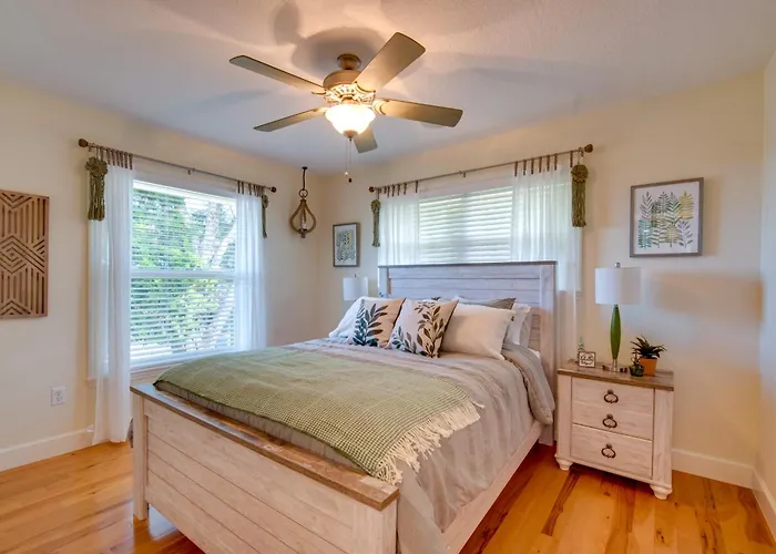 Luxe Spring Hill Home W/ Patio & Dock!