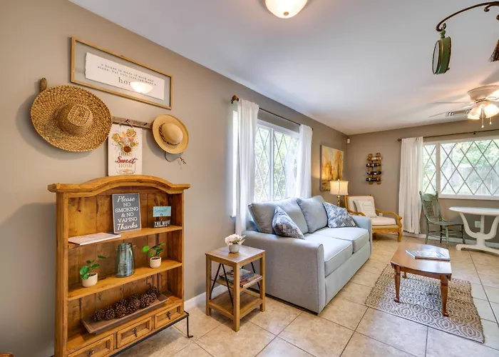 Walk To Historic District! Mt Dora Cottage