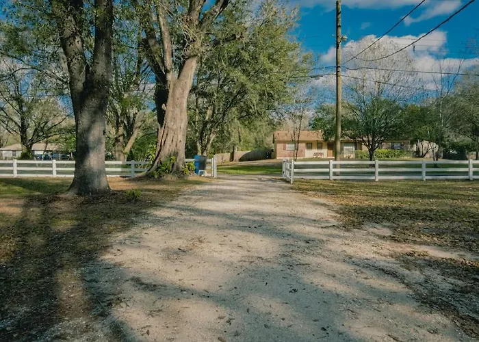 2 Homes Within 5 Miles Of Each Other, One On Lake