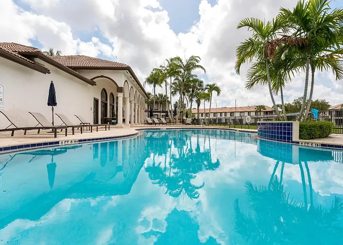 Bright Open Townhome Delray Beach
