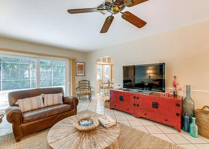 Pet-Friendly Home W/ Pool, Close To Venice Beaches