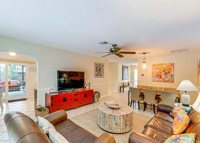 Pet-Friendly Home W/ Pool, Close To Venice Beaches