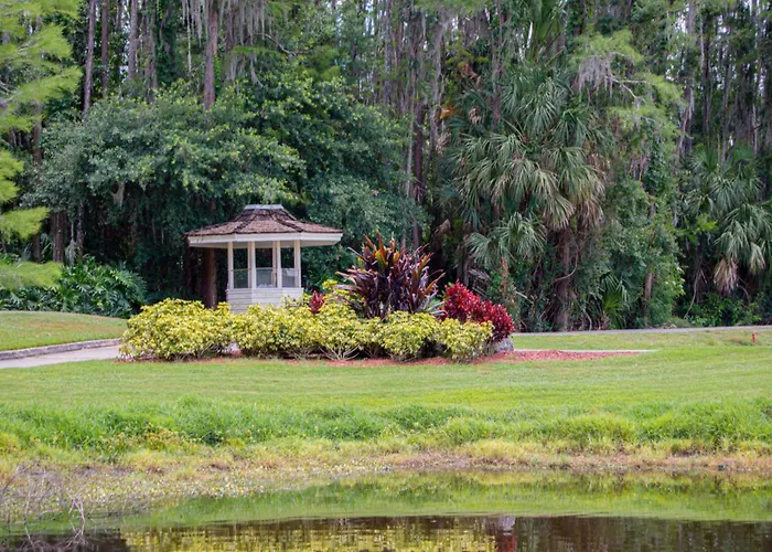 Fox Hunt Studio Suite - Golf Course Views - 1020