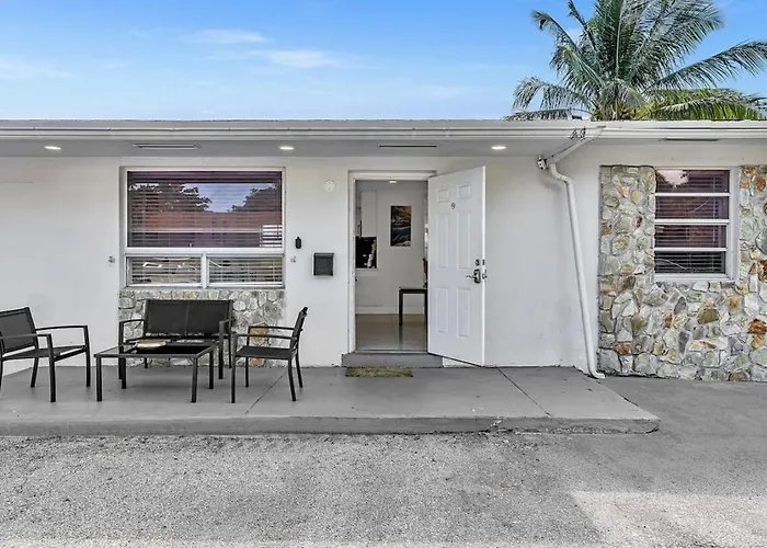 Modern 2Br Near Aventura Mall & Sunny Beach